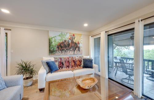 Lake Hamilton Apartment | Luxury Lakefront Hot Springs Condo with Pools!