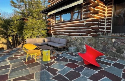 Greenwood Lake Cabin | Luxury Lakefront Log Cabin