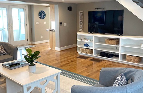 Holcomb House | Luxury Lakehouse Living On Canandaigua Lake!