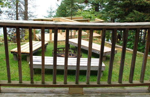 Akeley Cabin | Luxury lakeside cabin: massage, reflexology, lakeside sauna. Wheelchair access.
