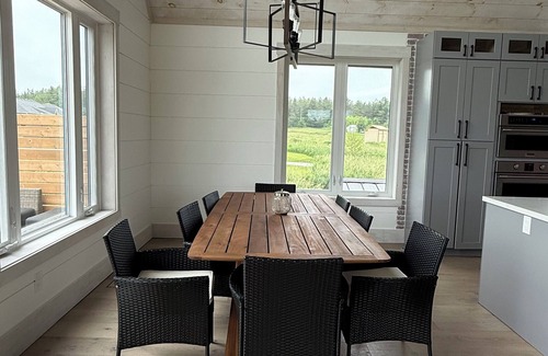 Gravenhurst House | luxury lakeside escape with sunsets, kayaks and fire pit