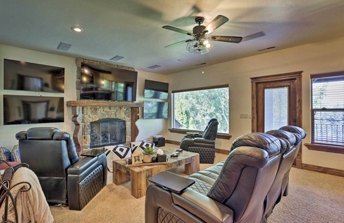 Eagle Villa | Luxury Lakeside Home w/ Game Room: Near Dtwn!