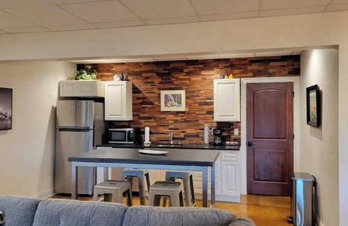 Niles House | Luxury Lakeside Oasis ND Nearbynn