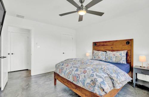 Point Venture House | Luxury Lakeview Home w/Pool & Beach Access! - Not Active