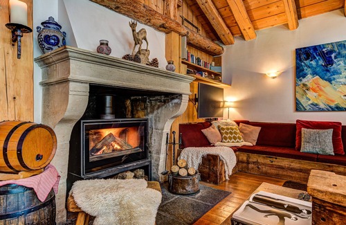 Les Bossons Ski Chalet | luxury large 16 to 24 man spa-chalet