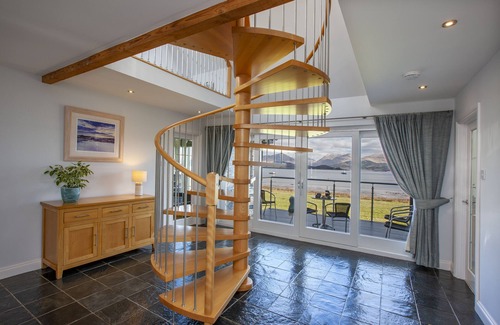 Benderloch House | Luxury,large waterfront property with outdoor hot tub on shore of Scottish Loch.