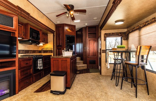 Mesilla Park House | Luxury living in a roomy 5th wheel located in a secluded pecan orchard.