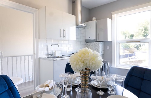 Sittingbourne Apartment | Luxury Living | Long Stay | Relocation |Contractors | Families | Sittingbourne