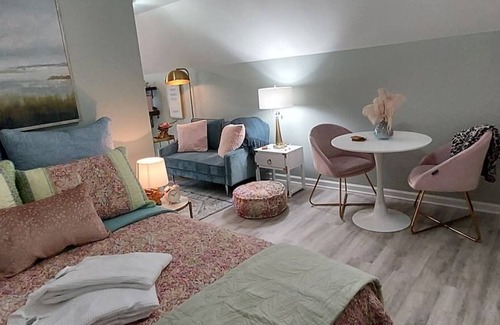 Jacksonville Apartment | Luxury Living / Privacy / 35 Min to Beaches