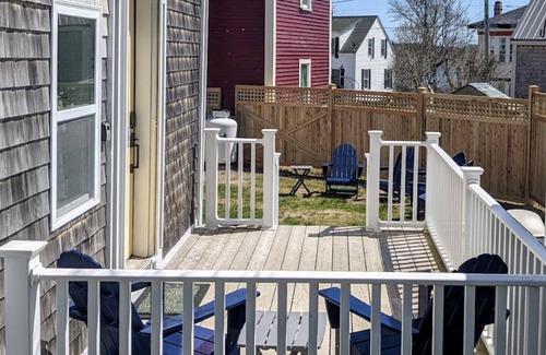 Eastport House | Luxury living, quick walk to town. King bed.