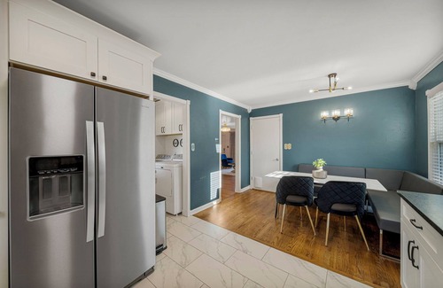 Mayo Meadow House | LUXURY & LOCATION!n200ft away from The Tulsa Expo Square!nSleeps up to 9!