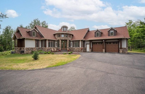 Biwabik House | Luxury Lodge Near Giant’s Ridge!