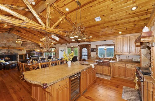 Lake Arrowhead Cabin | Luxury Lodge w/AC, lake Views, 2 Suite, Arcade