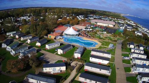 Hopton on Sea Cabin | Luxury Lodge With Stunning Full Sea Views At Hopton Ref 80010W