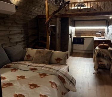 Hatherton Cabin | Luxury Lodge with Hot Tub next to Belfry Golf Course