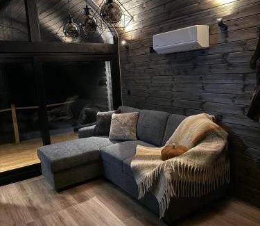 Hatherton Cabin | Luxury Lodge with Hot Tub next to Belfry Golf Course