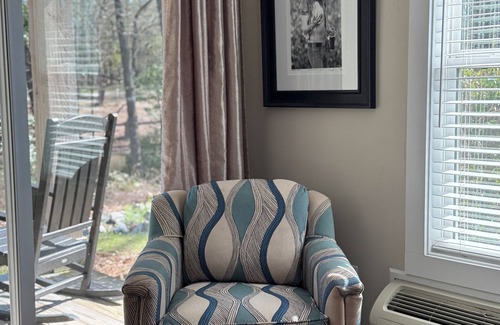 Elizabethtown Resort | Luxury Lodging, Lakefront View ,King Bed w/Private Bath, Private Patio.