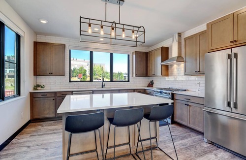Winter Park House | Luxury Loft 21 I Rooftop Hot Tub & Lounge I Great Views I Best Price I Discounted Attractions
