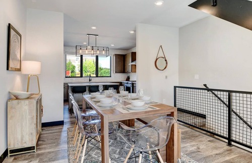Winter Park House | Luxury Loft 21 I Rooftop Hot Tub & Lounge I Great Views I Best Price I Discounted Attractions