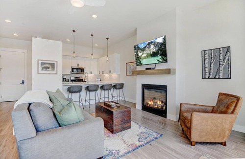 Winter Park House | Luxury Loft 4 I Hot Tub I Great Views I Best Price I Discounted Attractions