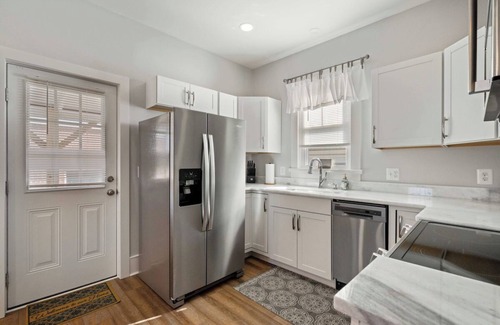 Luray Apartment | Luxury Loft at Luray - Mins to Main St & Caverns!