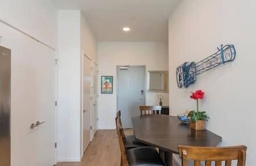 Edgehill Condo | Luxury Loft Downtown! Walk to bars, restaurants!