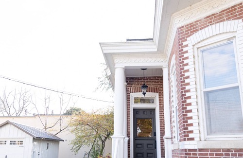 Cape Girardeau Apartment | Luxury Loft Gallery next to Southeast Missouri State River Campus in Downtown CG