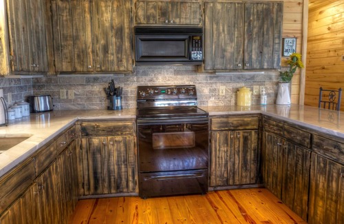 Rio Frio Cabin | LUXURY LOG CABIN #1 ON THE FRIO RIVER