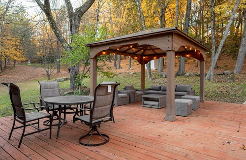 Nashport Cabin | Luxury,Log Cabin 65ac. of private forest, trails,sauna,hot-tub. Baughman Park.