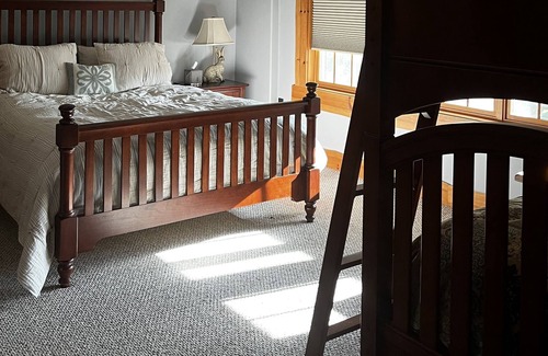 Windham Cabin | Luxury Log Cabin in Windham, NY 4 br 4 ba Sleeps 10