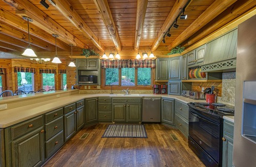 Mineral House | Luxury log home with incredible views. Check out our video to see inside & out.