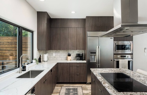 Highland House | Luxury LoHi Denver Home With Hot Tub & Sauna On Bike Trail 25m to Red Rocks