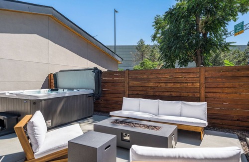 Highland House | Luxury LoHi Denver Home With Hot Tub & Sauna On Bike Trail 25m to Red Rocks