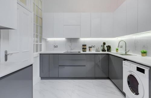 Marylebone Apartment | Luxury London 3 Bedroom Duplex with Pool Table - 4HS