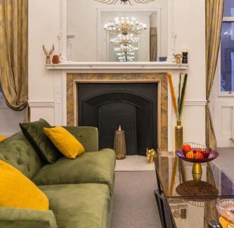 Marylebone Apartment | Luxury London 3 Bedroom Duplex with Pool Table - 4HS