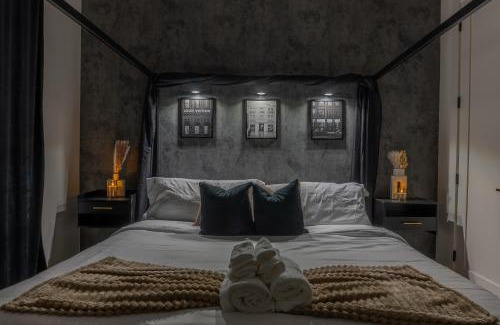 East Orange Apartment | Luxury Lookout with NYC view, 2BR plus Free Parking, Sleeps 8, 20 Percent Off