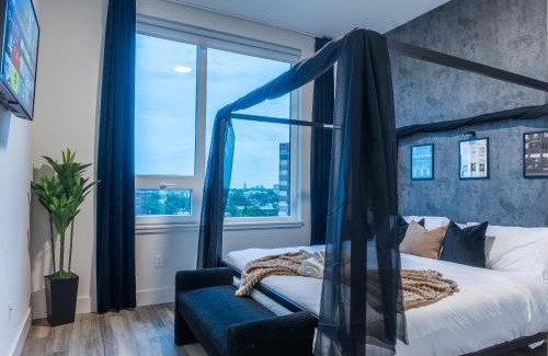 East Orange Apartment | Luxury Lookout with NYC view, 2BR plus Free Parking, Sleeps 8, 20 Percent Off