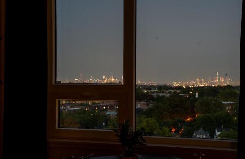 East Orange Apartment | Luxury Lookout with NYC view, 2BR plus Free Parking, Sleeps 8, 20 Percent Off