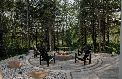 Lutsen House | Luxury Lutsen Cabin in the Perfect Location - Putting Green - Sauna - Sleeps 10