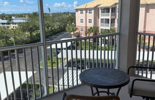 Majestic Palms Apartment | Luxury Majestic Palms Condo Minutes from Beach