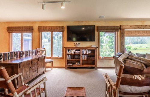 Mammoth Lakes Cabin | Luxury Mammoth Rock Corner Cabin - Trails/Golf