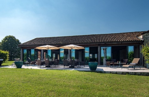 Issigeac House | Luxury Manoir in Issigeac Sleeping 21 with Pool