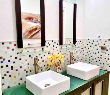 Tamiami House | Luxury mansion with pool jacuzzi BBQ for ultimate scape