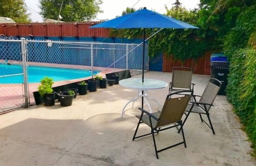 West Los Angeles Apartment | LUXURY MASTER SUITE Own Entry WestLA/Santa Monica