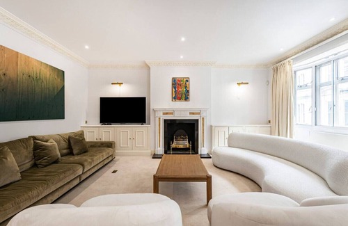 St James Apartment | Luxury Mayfair Apartment - Next To Green Park