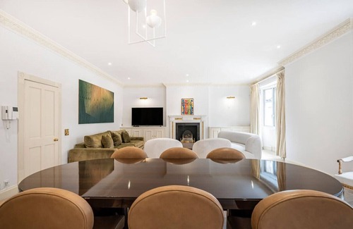 St James Apartment | Luxury Mayfair Apartment - Next To Green Park