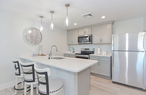 Plymouth Cultural District Condo | Luxury Mayflower & Harbor View Condo at Harbourtown with Long Private Balcony
