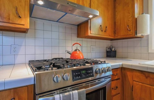Lincoln House | Luxury Meets Convenience in DT Location