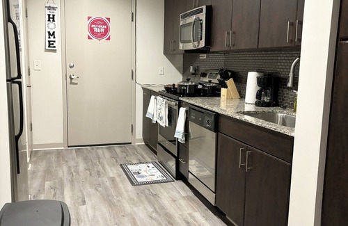 Home Park Apartment | Luxury Midtown Flat near Mercedes-Benz Stadium