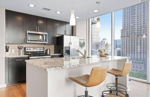 Midtown Apartment | Luxury Midtown Retreat 2BR 2BA